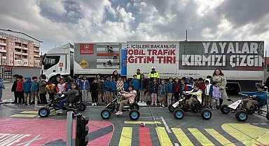 Yüksekovalı çocuklar 'Mobil Trafik Eğitim Tır'yla hem eğlendiler hem öğrendiler