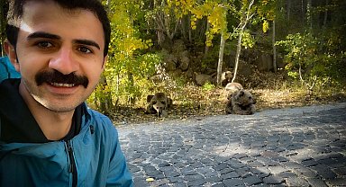 Yüksekovalı doğasever Nemrut'un ayılarını görüntüledi