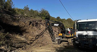 Zonguldak' ta yağış sonrası toprak kayması meydana geldi