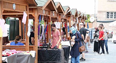 'Maharetli Eller' kendi gününde kendi yerinde