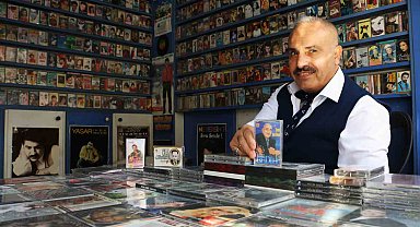 5 yaşında müzik tutkusu başladı, 55 yılda 40 bin albüm biriktirdi