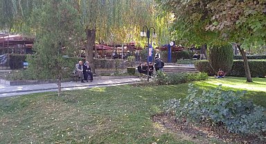 Afyonkarahisar'da kasım ayında yazdan kalma günler yaşanıyor