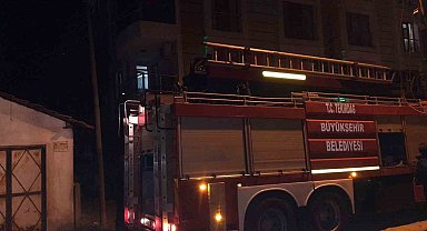 Ağaca takılan dronun imdadına itfaiye yetişti