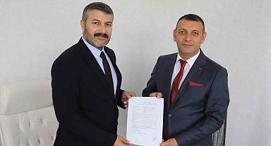 Ağrı'da belediye başkan aday adayı başvuruları devam ediyor