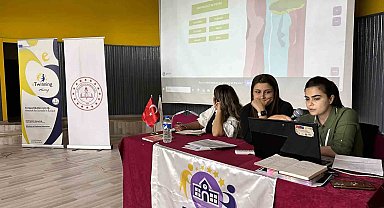 Ağrı'da "eTwinning Bilgilendirme Semineri" düzenlendi