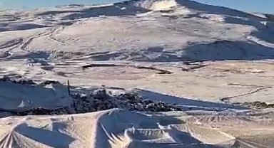 Ağrı'nın yüksek kesimleri beyaza büründü