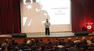 Ahlat'ta "Gençlerin Gözünden Cumhuriyet" sunumu