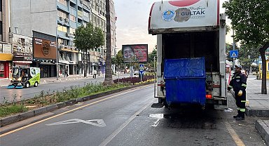 Akdeniz'deki 65 mahalle ve 2 bin 800 sokaktan günde 400 ton çöp toplanıyor