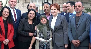 Akşener, gözleme yapan kadınlarla buluştu