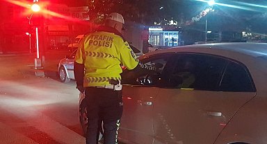 Alaca'da polisten "şok" denetim