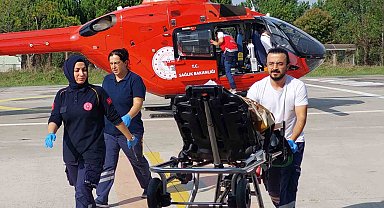 Ambulans helikopter yaşlı kadın için havalandı