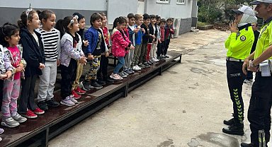 Anaokulu öğrencilerine uygulamalı trafik eğitimi verildi