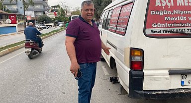 Araçların lastiklerine dadanan adam mahalleliyi canından bezdirdi