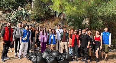 Aydınlı gençler Muğla'da çevre temizliği yaptı