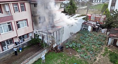 Bahçede yakılan ateş atölyenin bir bölümünü kül etti