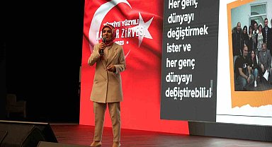 Bakan Göktaş: "Avrupa'da ilk başörtülü milletvekili olarak meclise girdim"