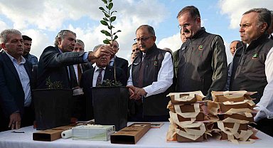 Bakan Özhaseki, ahlat ve alıç ağaçlarına aşılama yaptı