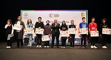 Balıkesir'de başarılı öğrenciler ödüllendirildi