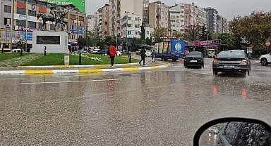 Bandırma'ye beklenen yağış geldi