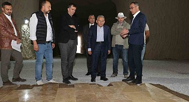 Başkan Büyükkılıç, Türkiye'nin en büyük kayadan oyma müzesinde incelemelerde bulundu