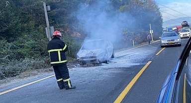 Bolu Dağı'nda otomobil yandı