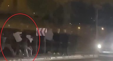 Bursa'da 'yan bakma' kavgası kamerada: Caddeyi boks ringine çevirdiler