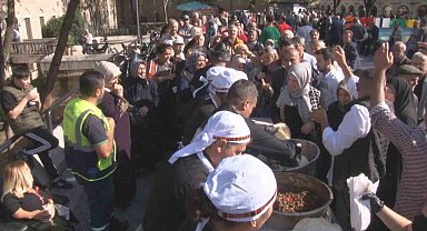 Bursa'da et dürüm izdihamı