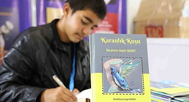 Çadır kentte 13 yaşında kitap yazdı