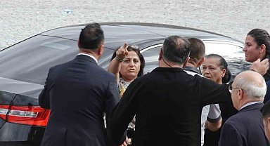 CHP Genel Başkanı Özel'e ilk gününde protesto: "Kılıçdaroğlu sana ekmek yedirdi"