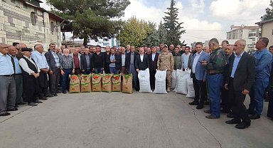 Çiftçiye 392 ton tohumluk dağıtıldı