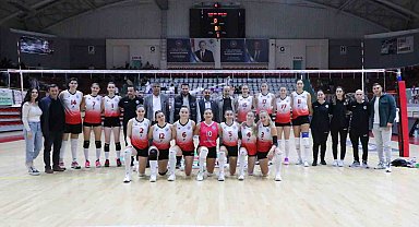 Çiftlikköy'ün Sultanları Nilüfer'i kolay geçti 3-0