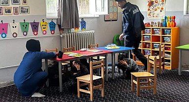 Cizre'de ilkokul öğrencilerine doğal afet eğitimi verildi