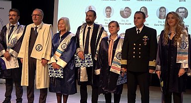 Cübbeleri törenle giydiler