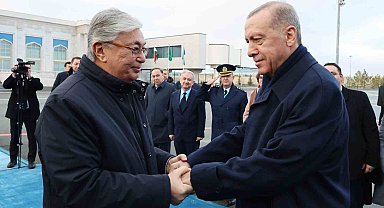 Cumhurbaşkanı Erdoğan, Tokayev'e TOGG hediye etti