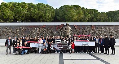 Cumhuriyet'in 100. yılında mahalle afet gönüllüsü olan gençlere Çanakkale gezisi düzenledi