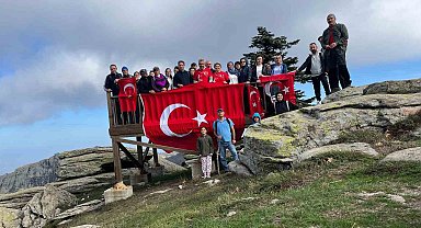 Cumhuriyet'in1 00. yılında 100 öğretmen Çataldağ zirvesinde