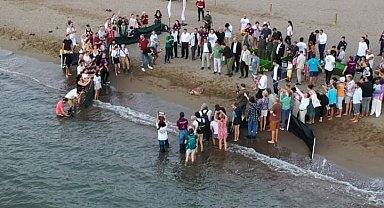 Deniz kaplumbağaları özgürlüğe kulaç attı