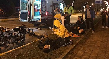 Edirne'de motosiklet ile otomobil çarpıştı: 2 yaralı