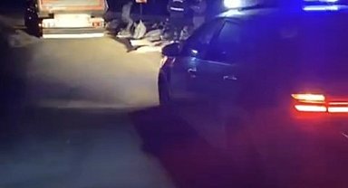 Elazığ'da tonlarca yem tır dorsesinden yola saçıldı