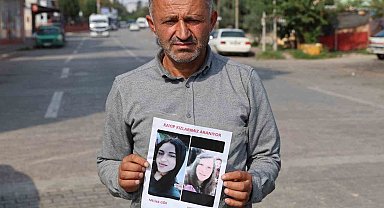 Elinde ilanla sokak sokak kayıp kızı ve arkadaşını arıyor