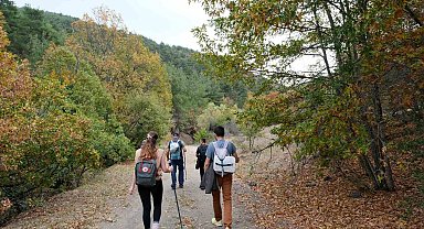 Eskişehirli ekip sonbahar manzarası eşliğinde 18 kilometre yürüdü