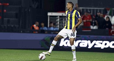 Fenerbahçe'de stoper belirsizliği