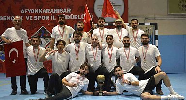 Futsal turnuvasının şampiyonu Nilüfer Belediyesi GESK