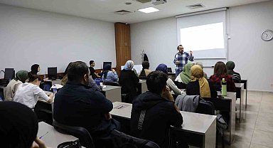 Genç iletişimciler ders başı yaptı