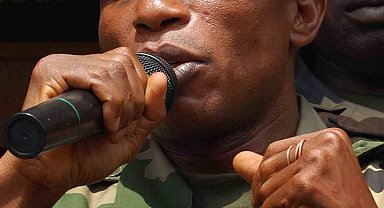 Gine'de firar eden eski Cumhurbaşkanı yakalandı