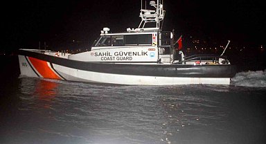 Göçmen botundaki bebek denize düştü