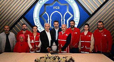 Güder, Kızılay çalışanlarıyla bir araya geldi