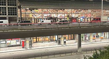 Hamburg Havalimanı'nda silahlı bir kişi arabayla aprona girdi