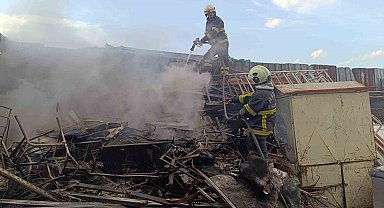 Hatay'da bir işyerinde yangın çıktı