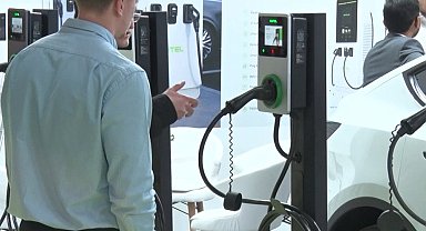 Her 5 elektrikli araca bir şarj noktası